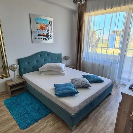 Summerland Luxury By The Sea *